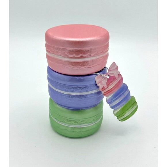 Macaroon Cookie Candle - Picture 1 of 3